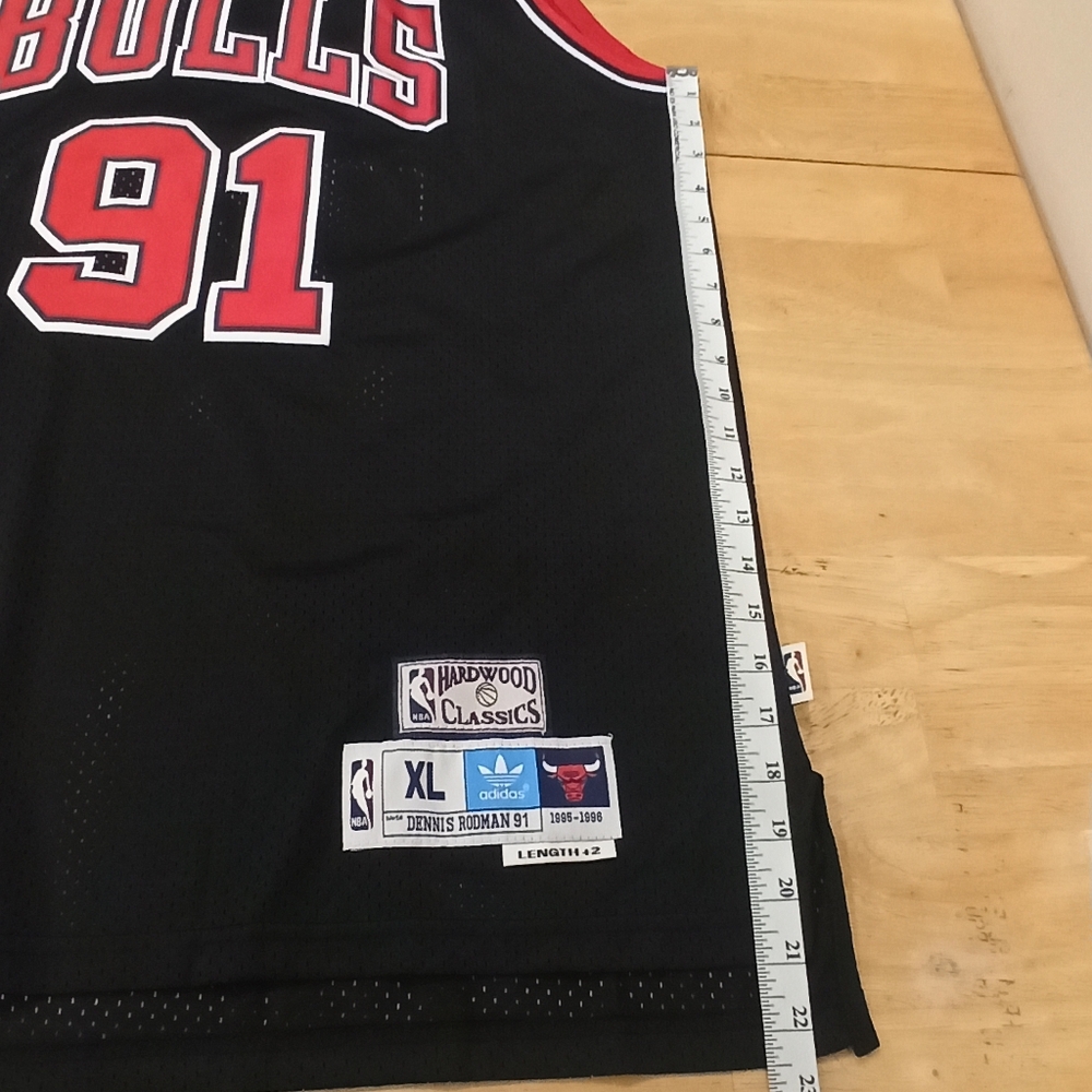 NWT Adidas Dennis Rodman Chicago Bulls Hardwood Classics Swingma XL - Picture 13 of 15